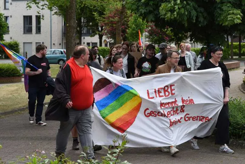 Kundgebung der Linken in Hörstel gegen Homo- und Transfeindlichkeit.