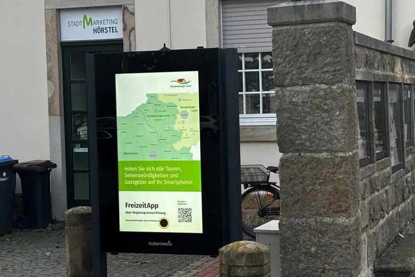 Elektronische Werbetafel vor dem Stadtmarketingbüro in Bevergern.